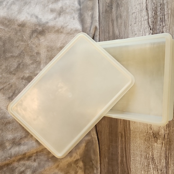 Vintage Tupperware Container - Picture 4 of 7